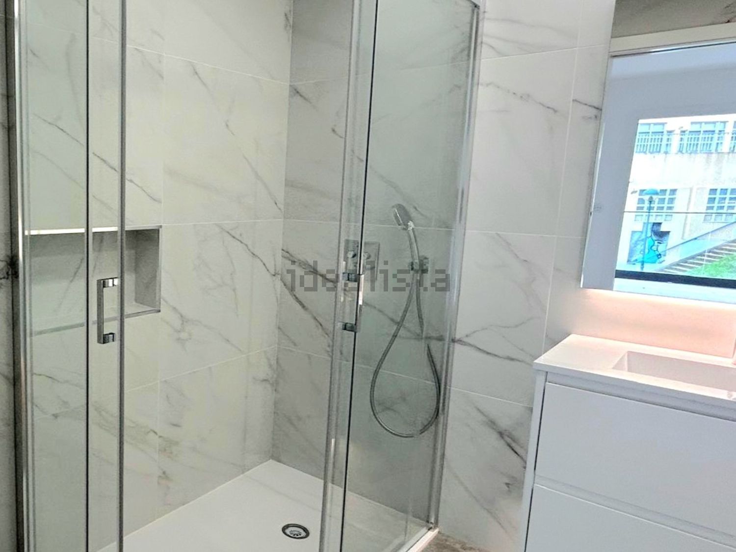 公寓 t3出售在Rua Indiveri Colucci - 卫生间