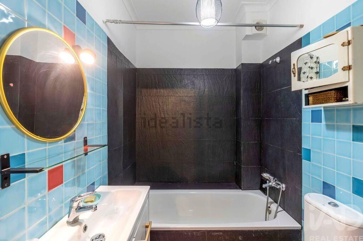 小楼房或独栋别墅出售在Penedo - Matarraque - 卫生间