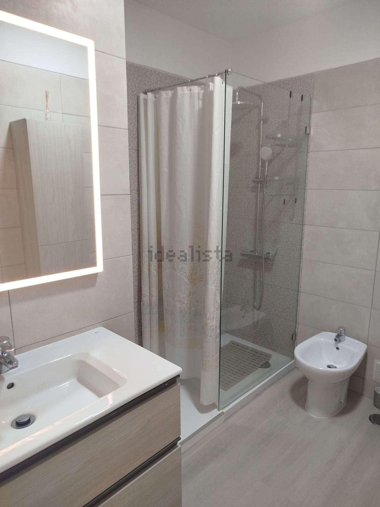 出租房间在Avenida professor egas moniz, 26 - 卫生间