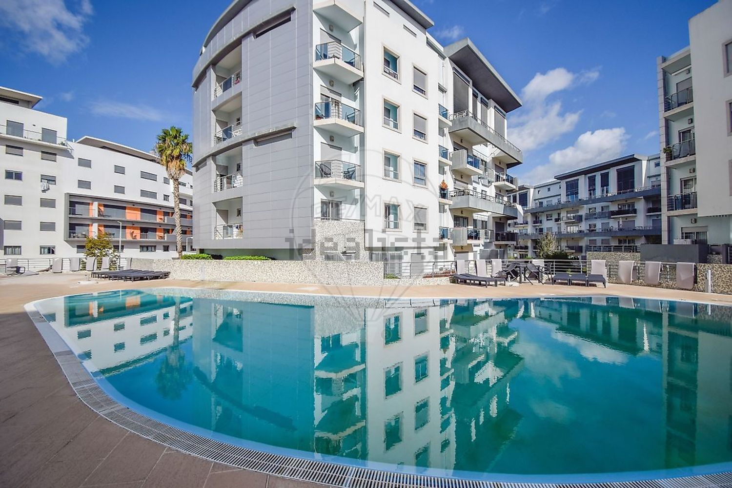 出租公寓 t3在Rua 1º de Maio - 游泳池