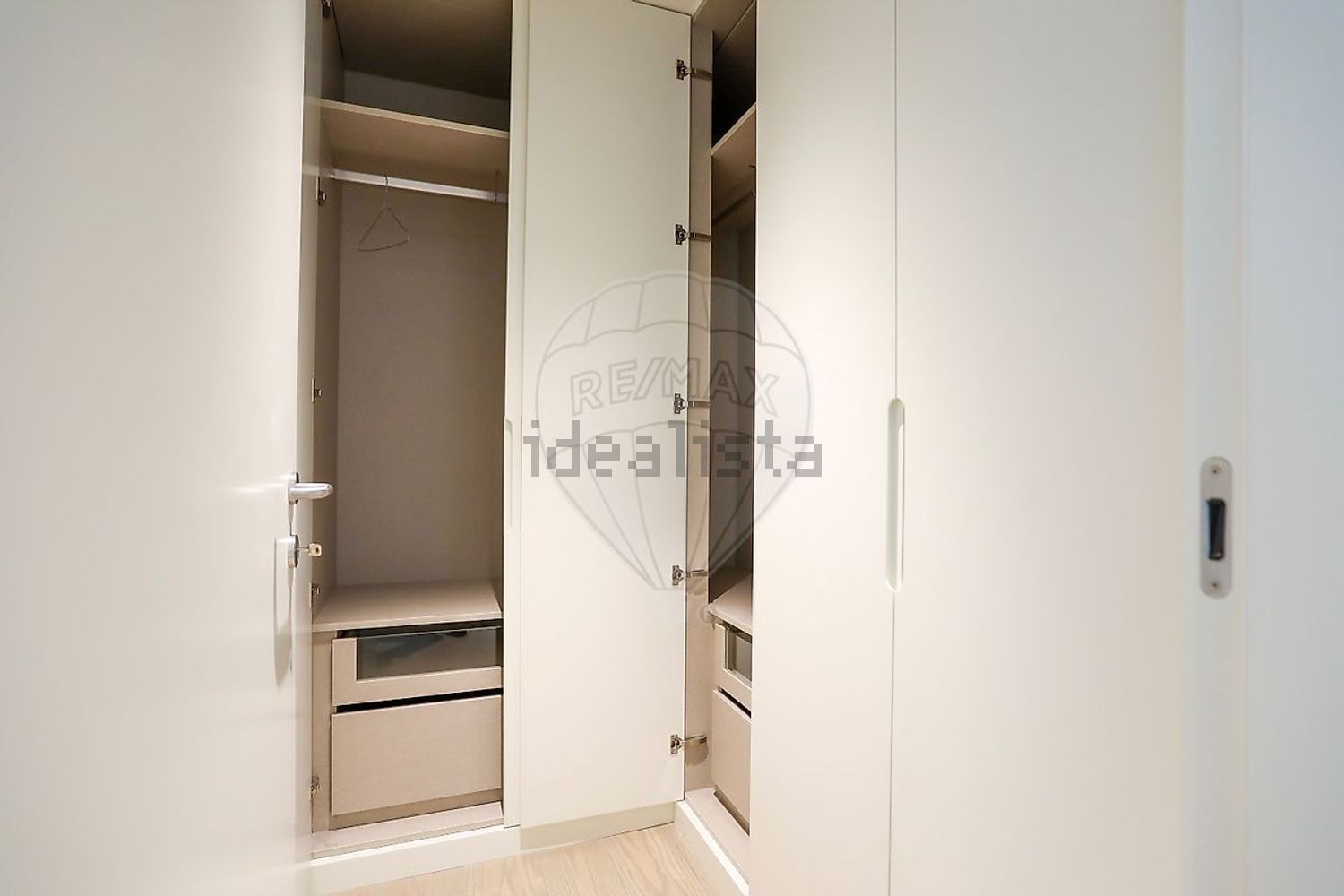 出租公寓 t2在Rua Fernando Palha - 试衣间