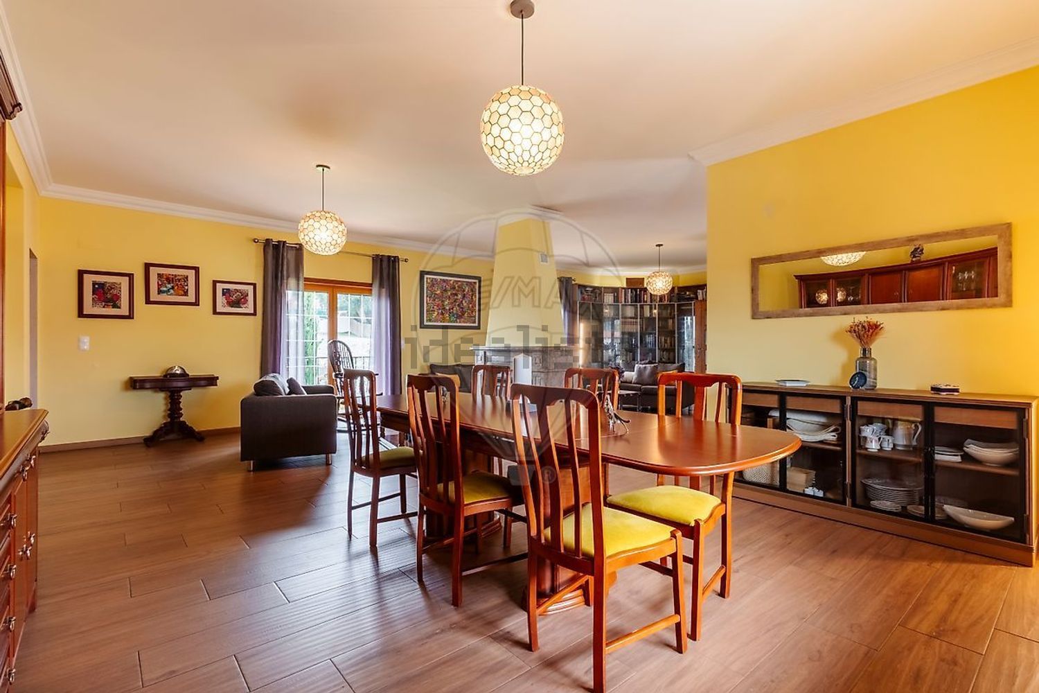 小楼房或独栋别墅出售在Estrada de Paços - 客厅