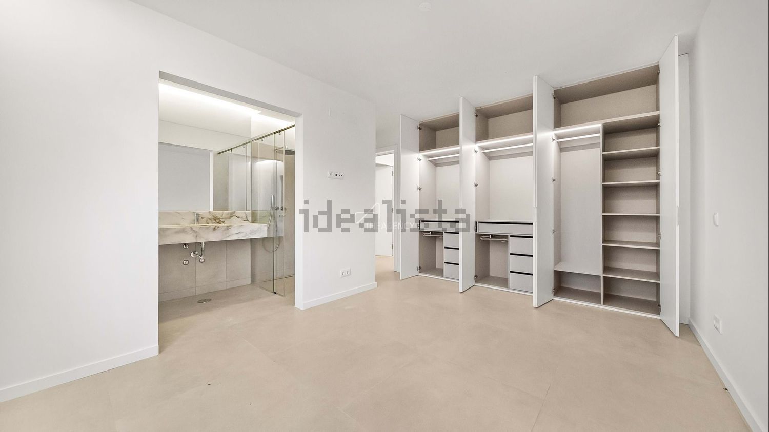 双拼别墅出售在Rua 1º de Maio - 试衣间