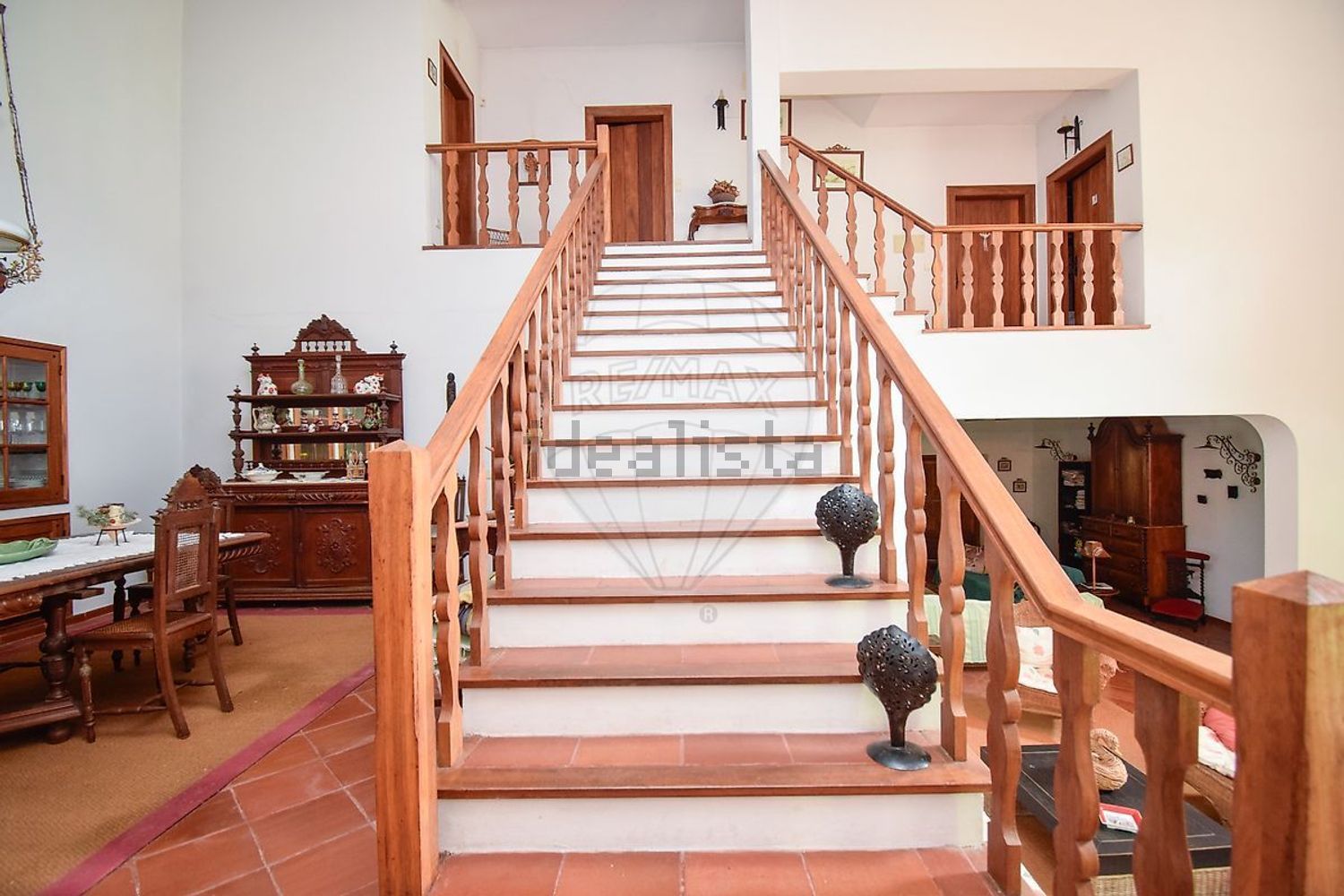 小楼房或独栋别墅出售R. da Portela - 详情