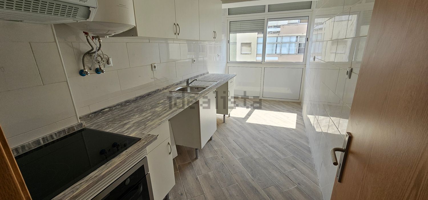 出租公寓 t2在Rua General Justiniano Padrel, 14 - 厨房