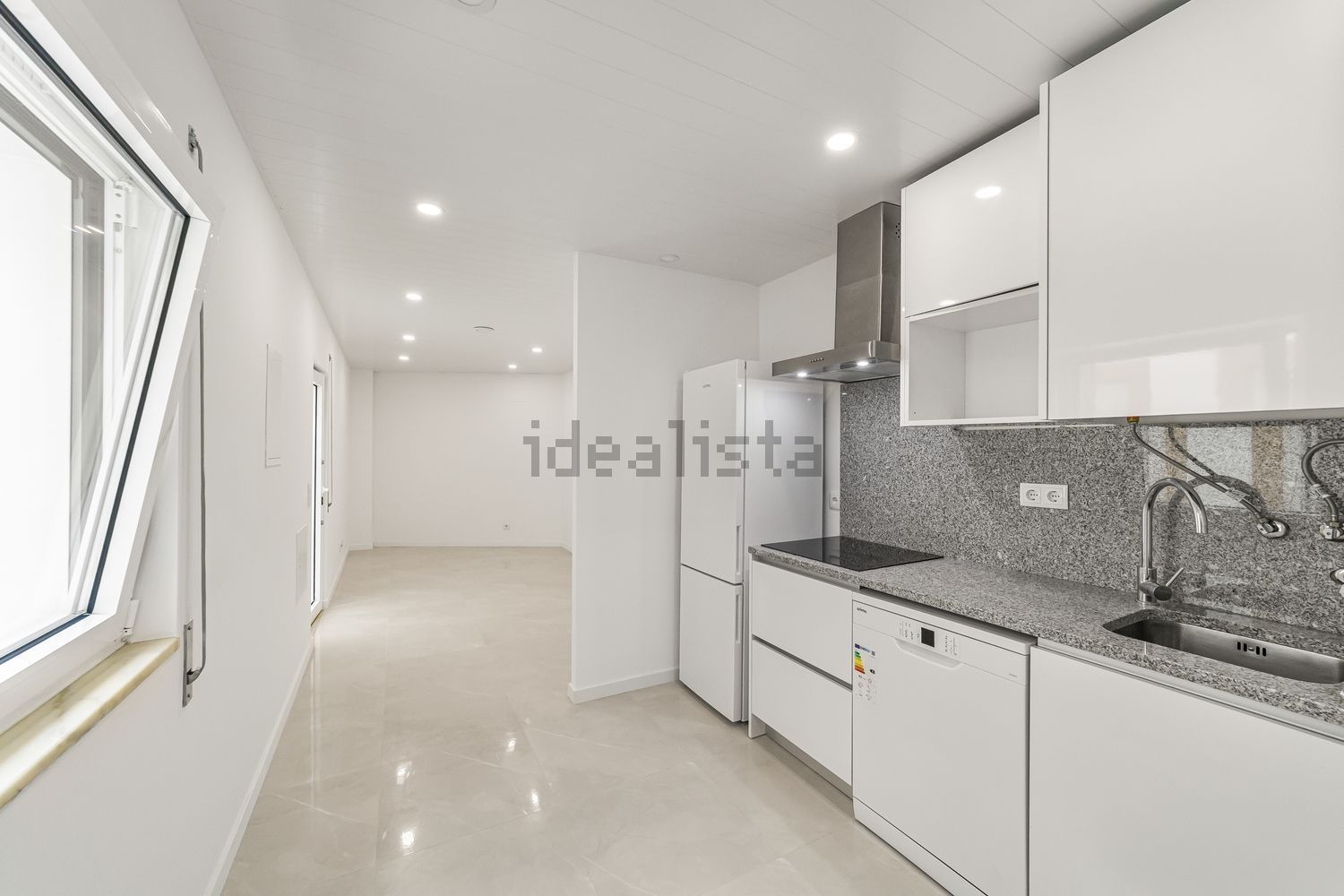 出租t0（单人公寓）在Rua José Ferreira Pio - 厨房