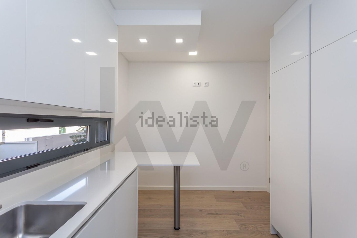 双拼别墅出售在Rua Marechal Craveiro Lopes s/n - 厨房