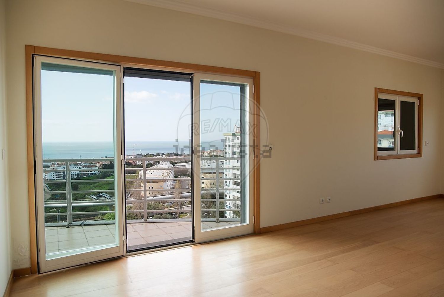 出租公寓 t3在Estrada de Paço de Arcos - 阳台