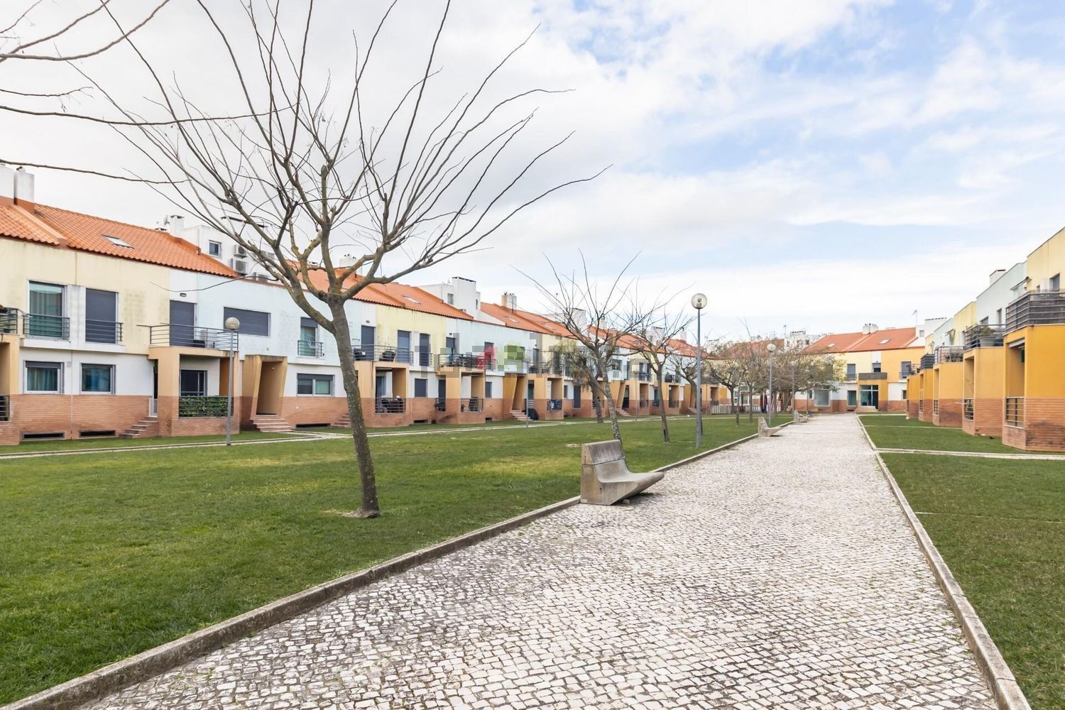 复式公寓出售在Rua Alves Roçadas - 周边