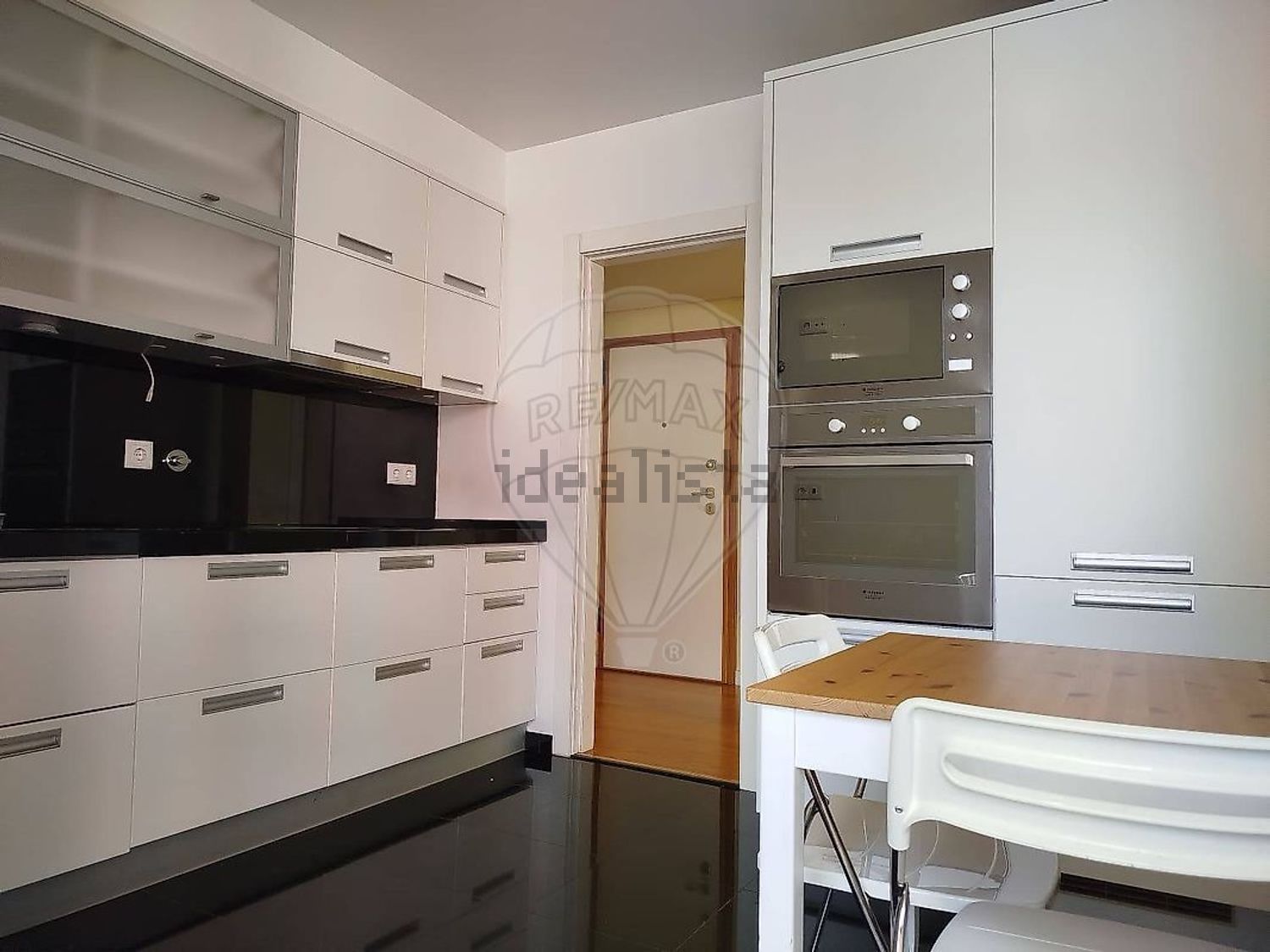 出租公寓 t1在Rua Miguel Torga - 厨房