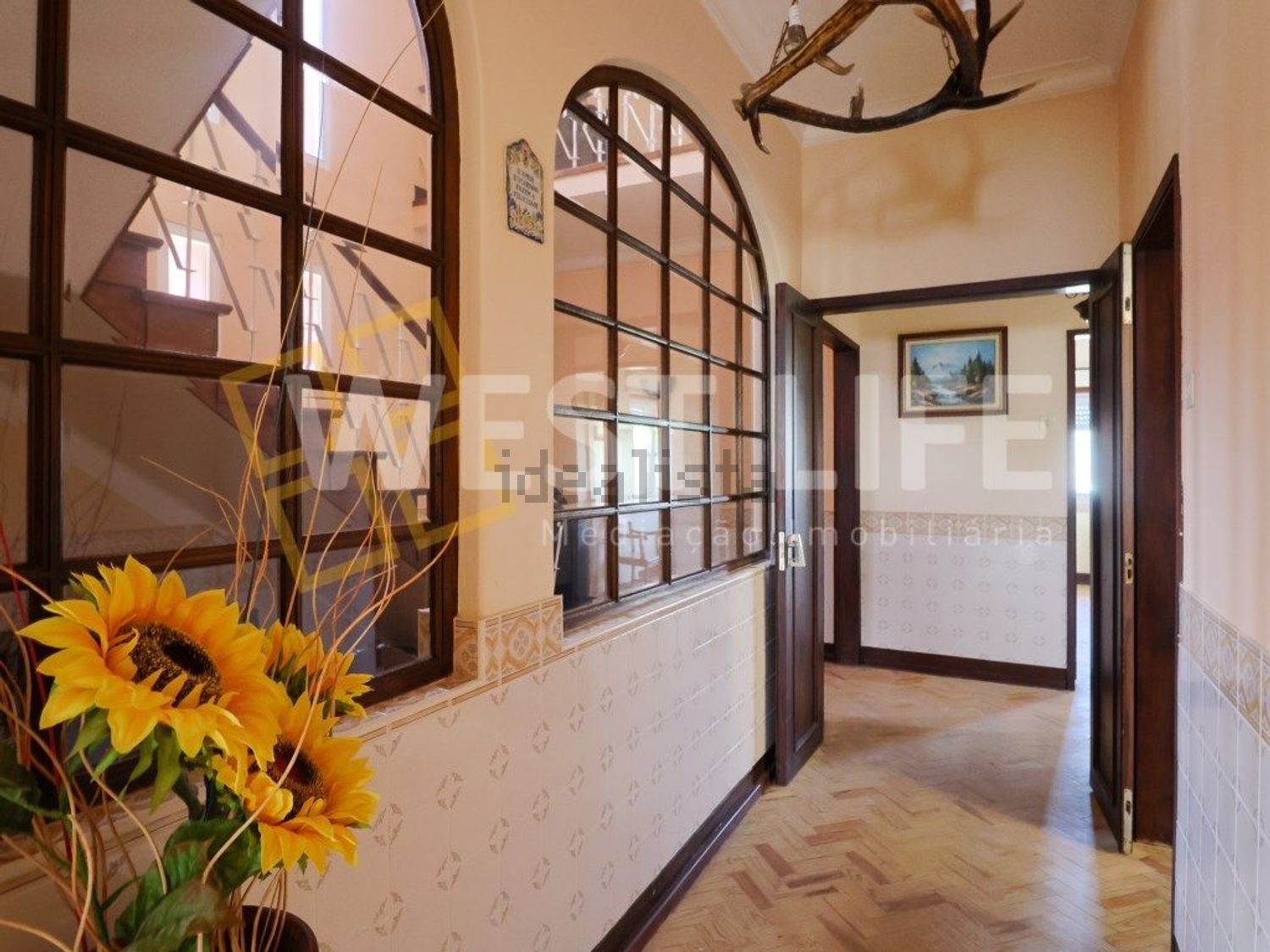 小楼房或独栋别墅出售在São Pedro da Cadeira - 过道