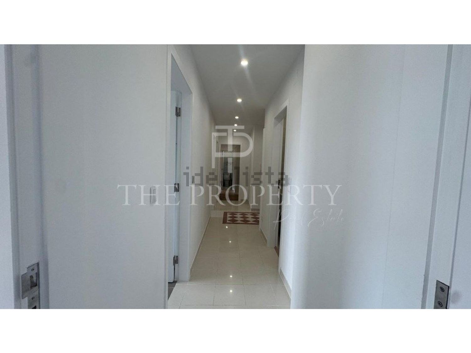 公寓 t3出售在Avenida Arsenal do Alfeite - 过道