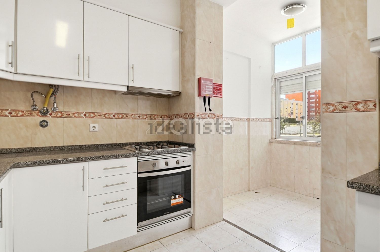 公寓 t4出售在Rua dos Soeiros, 335 - 厨房