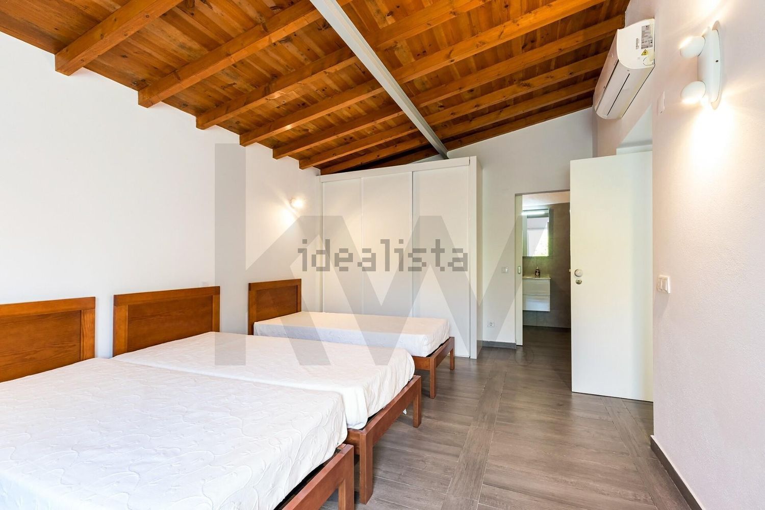 小楼房或独栋别墅出售在Rua de Cambelas - 卧室