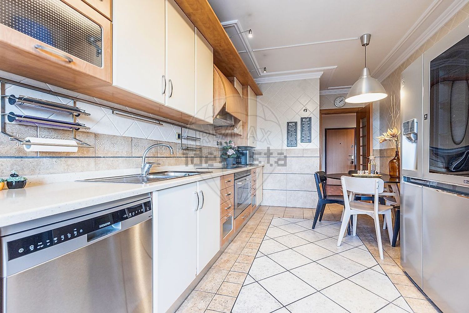 出租公寓 t4在Rua António Gonçalves Correia - 厨房