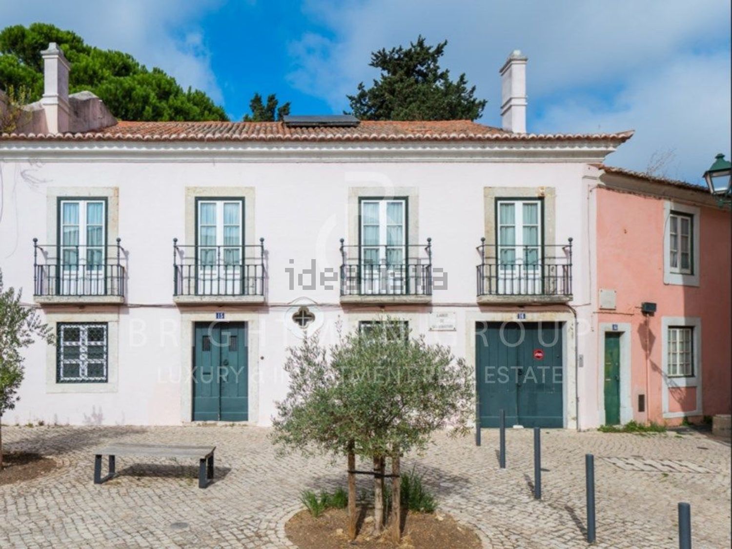 小楼房或独栋别墅出售在Carriche - Hospital das Forças Armadas - 外立面