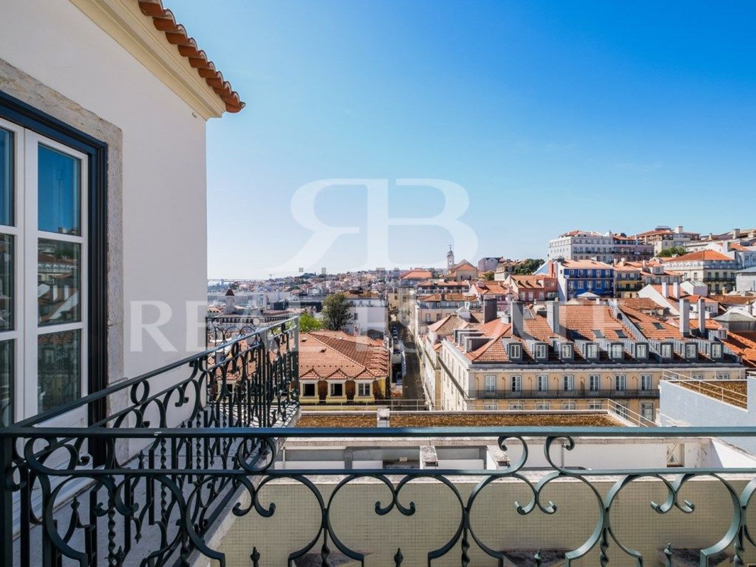 公寓 t3出售在Rua António Maria Cardoso, 11 - 阳台