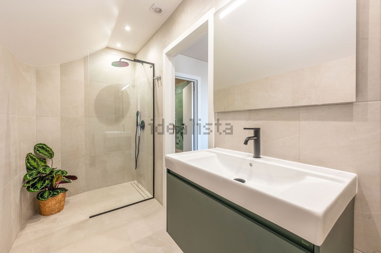 小楼房或独栋别墅出售在Avenida António Garcia de Castro - 卫生间