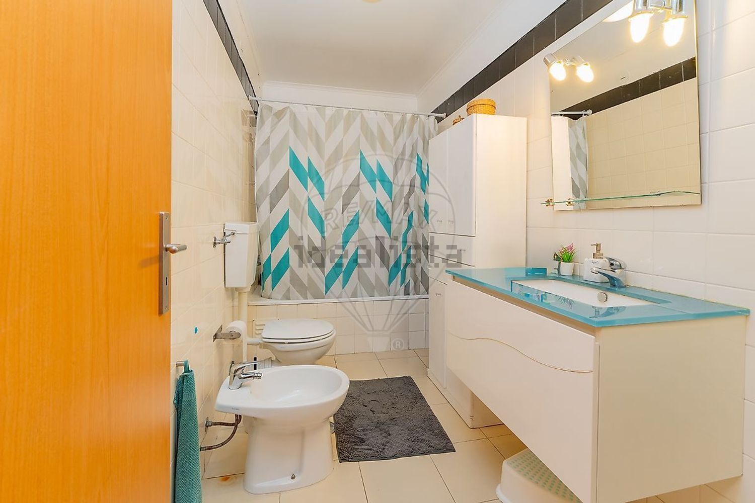 出租公寓 t2在Rua do Bairro de Nova Brasilia - 卫生间