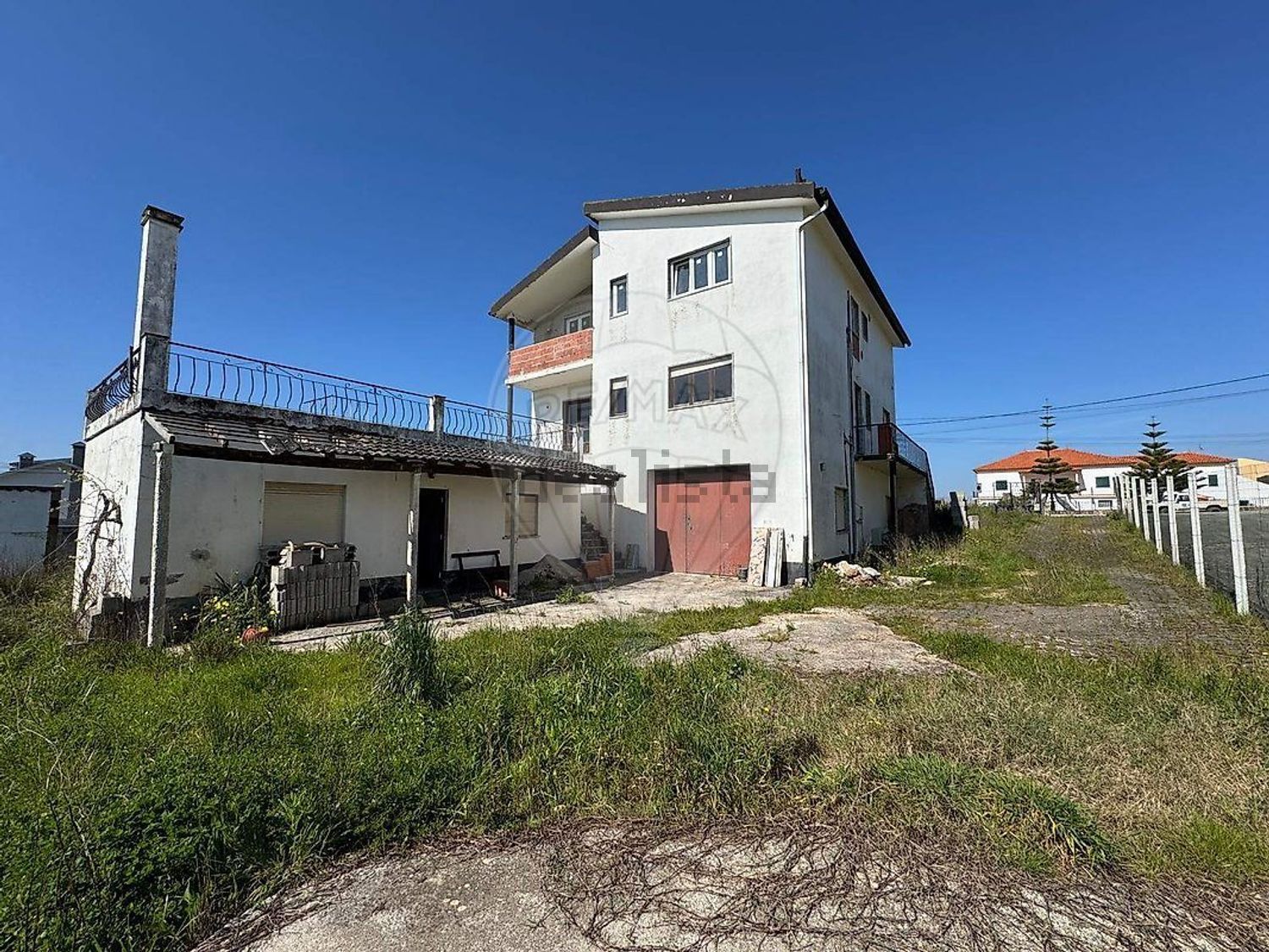 小楼房或独栋别墅出售在Lamas e Cercal - 外立面