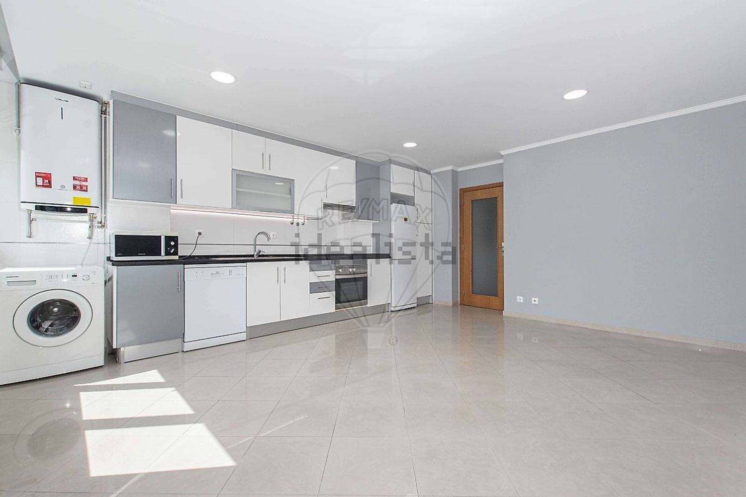 公寓 t2出售在Rua António Apolinário da Silva - 厨房