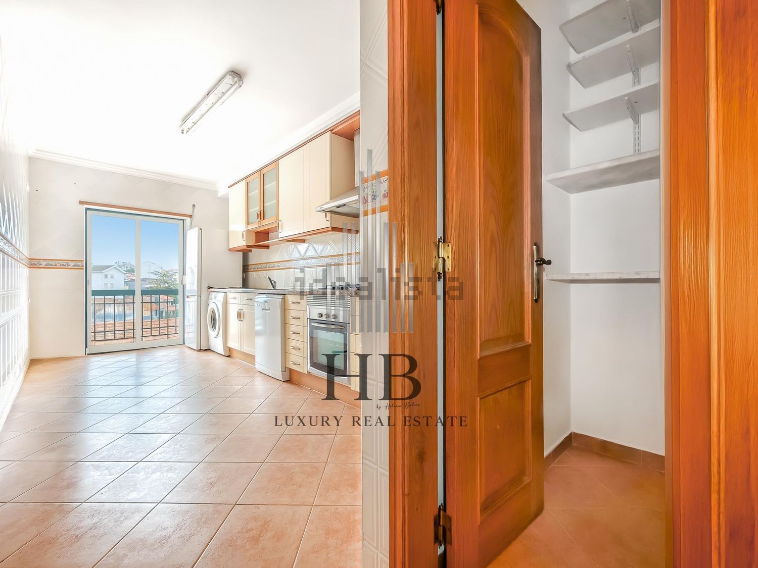 公寓 t2出售在Venda do Pinheiro e Santo Estêvão das Galés - 过道