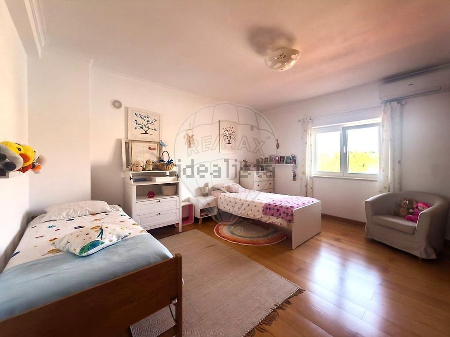 小楼房或独栋别墅出售在Rua Fernando Piteira Santos - 卧室