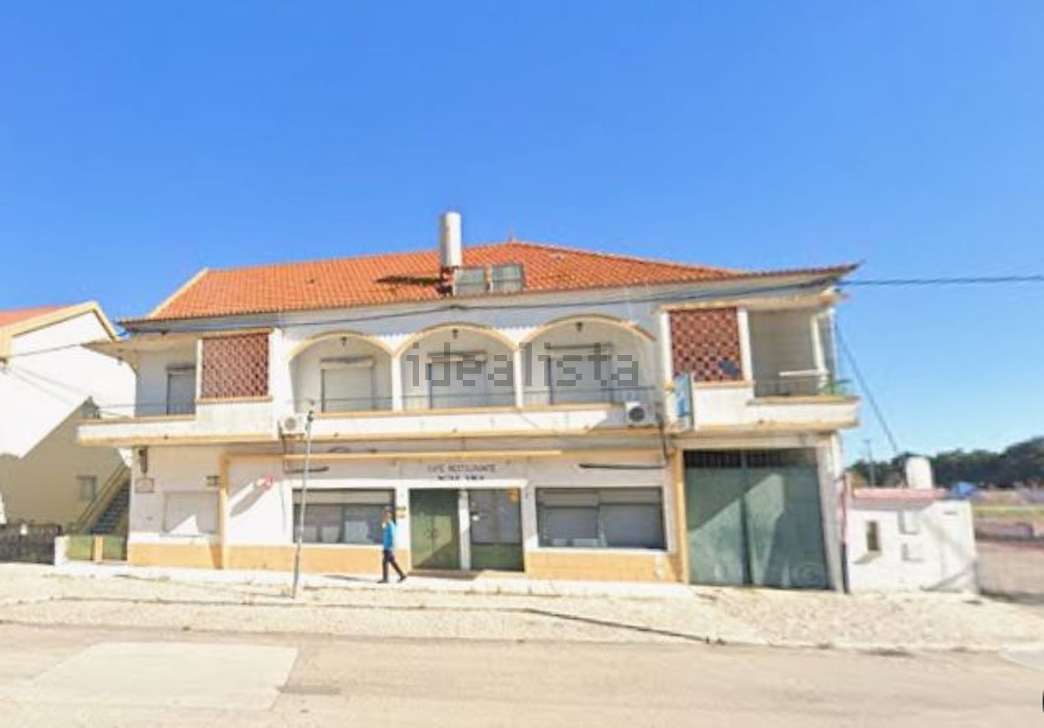 小楼房或独栋别墅出售在Avenida da Liberdade - 外立面