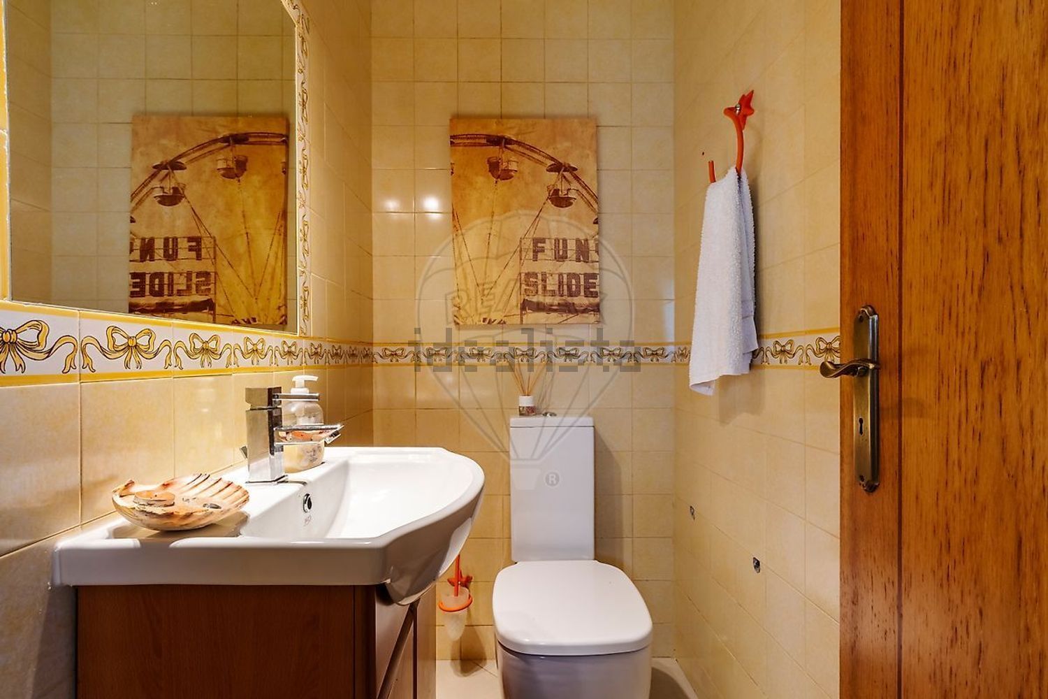 小楼房或独栋别墅出售在Estrada de Paços - 卫生间