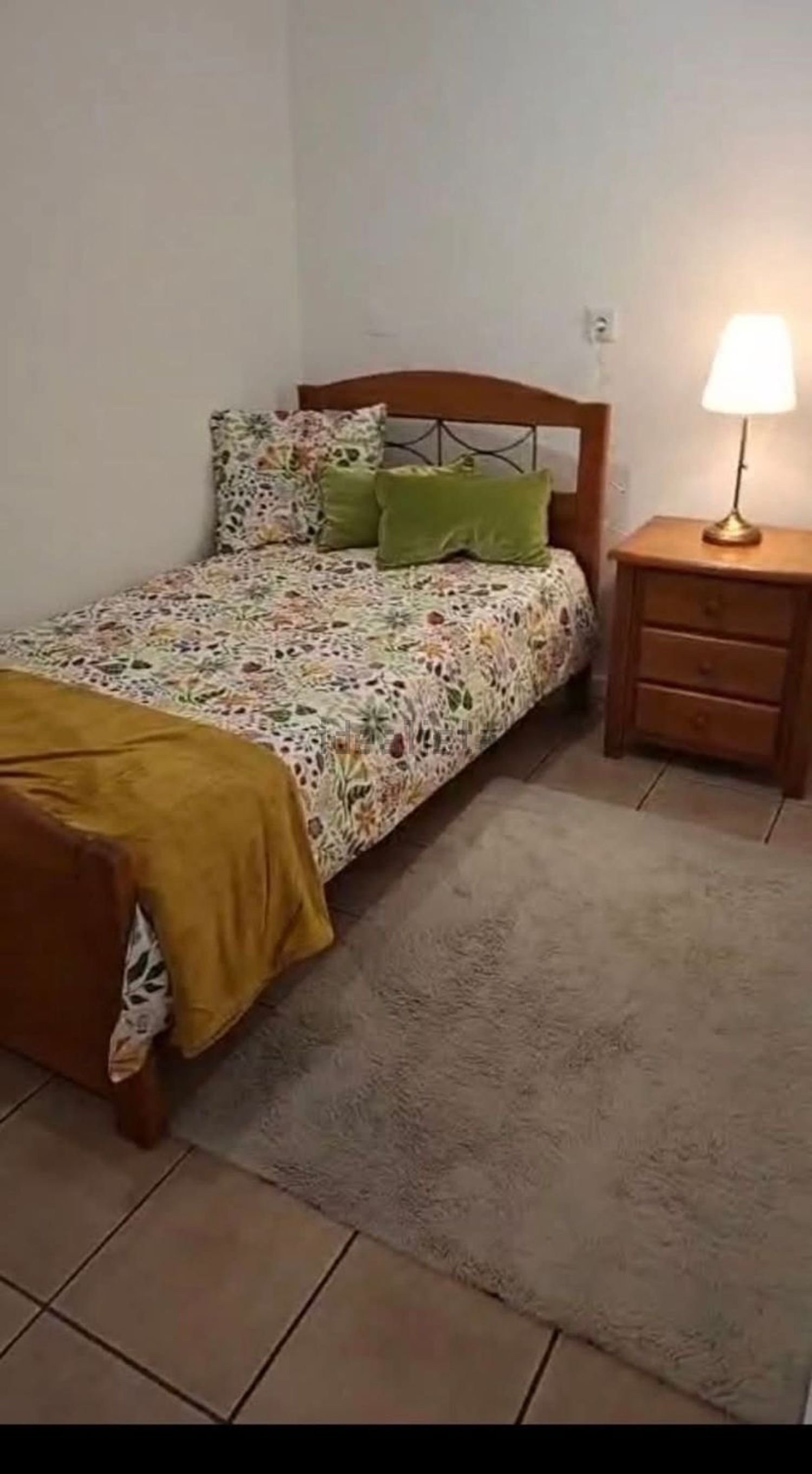 出租房间在Rua Bento de Jesus Caraça, 17 - 卧室