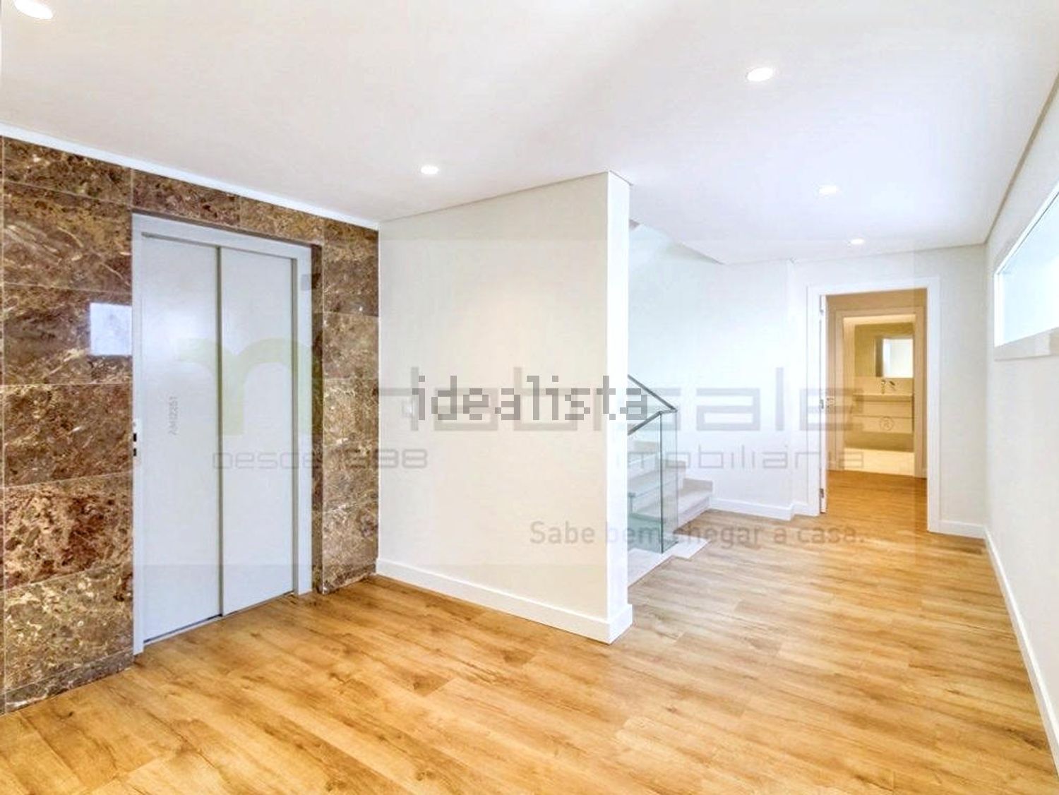 联排别墅出售在Rua Almirante Gago Coutinho, 58 a - 居住