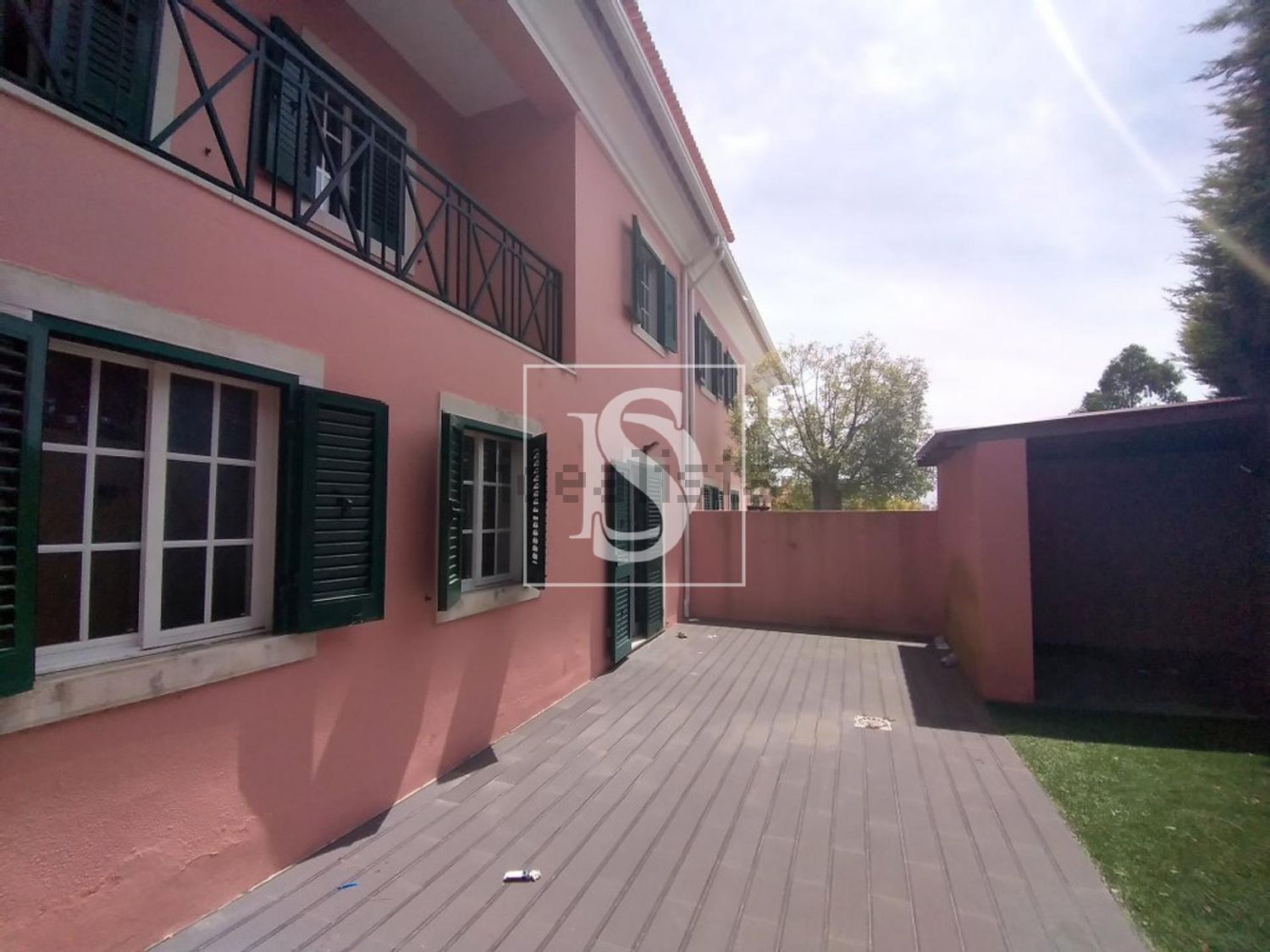 小楼房或独栋别墅出售在Rio Mouro Velho - Alto do Forte - 外立面