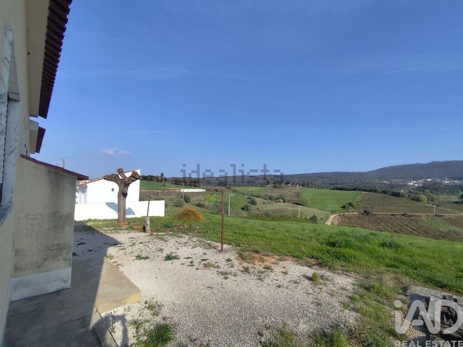 小楼房或独栋别墅出售在Lamas e Cercal - 周边