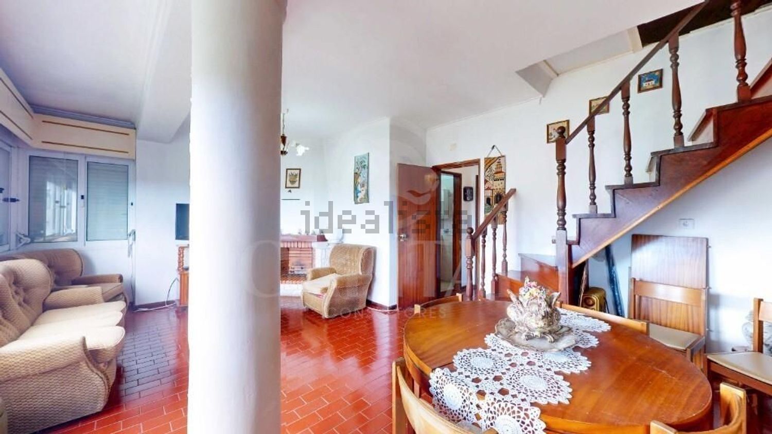 小楼房出售在Rinchoa - 客厅