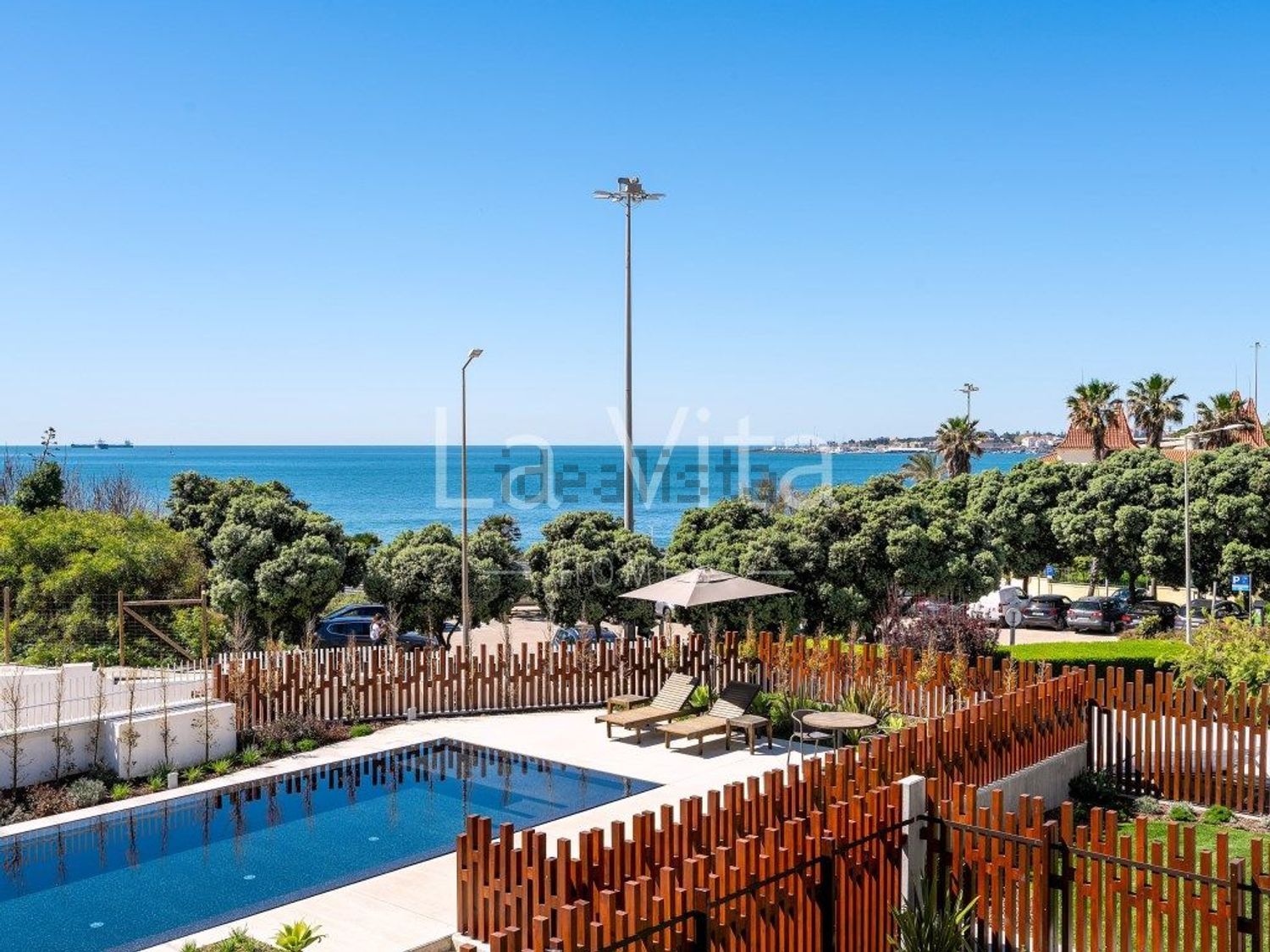 双拼别墅出售在Avenida Marginal - 游泳池