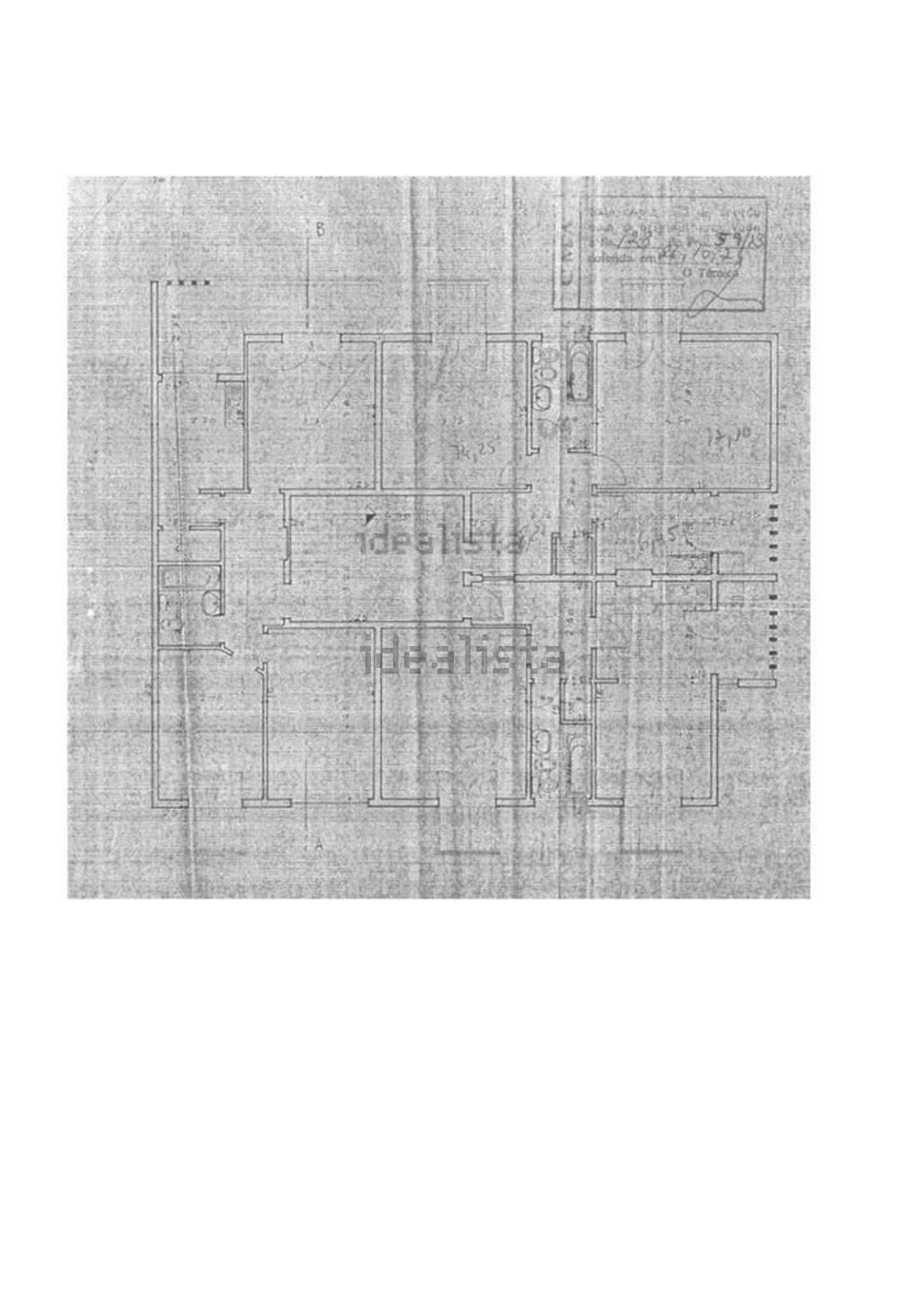 小楼房或独栋别墅出售在Doca de Alcântara - 平面图