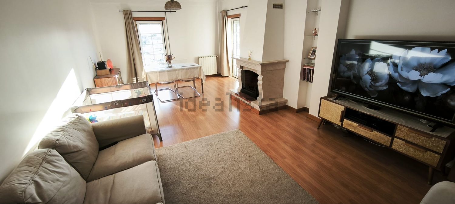 公寓 t2出售在Rua Venda do Valador, 19 b - 客厅