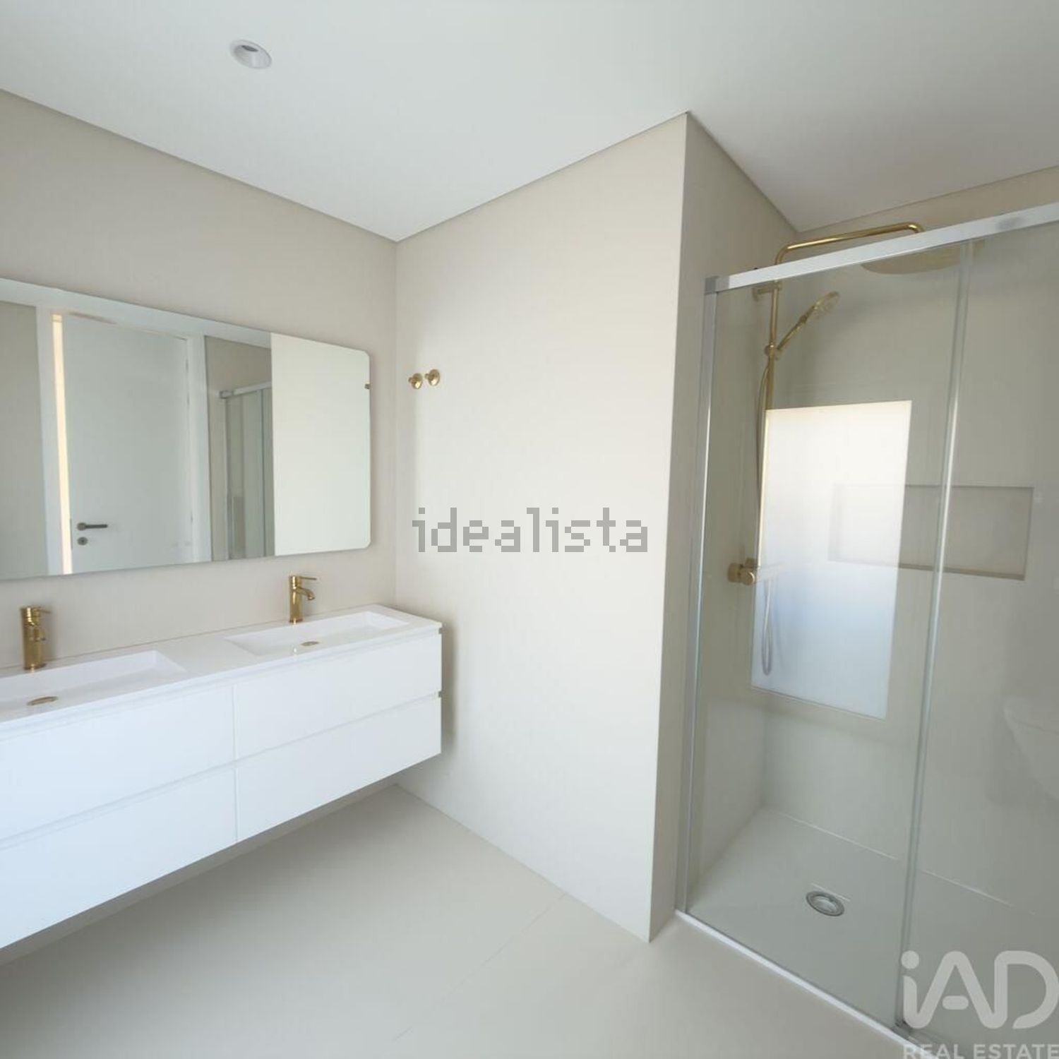 小楼房或独栋别墅出售在São Pedro do Estoril - 卧室