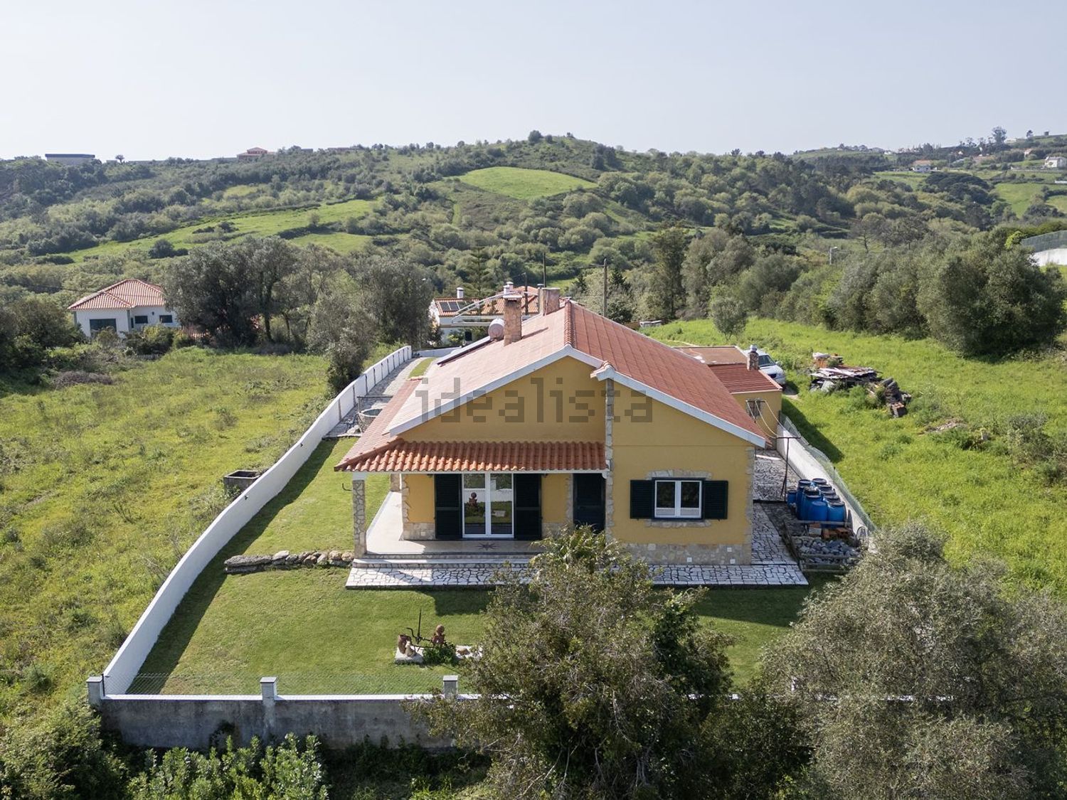 小楼房或独栋别墅出售2640-730 - 外立面