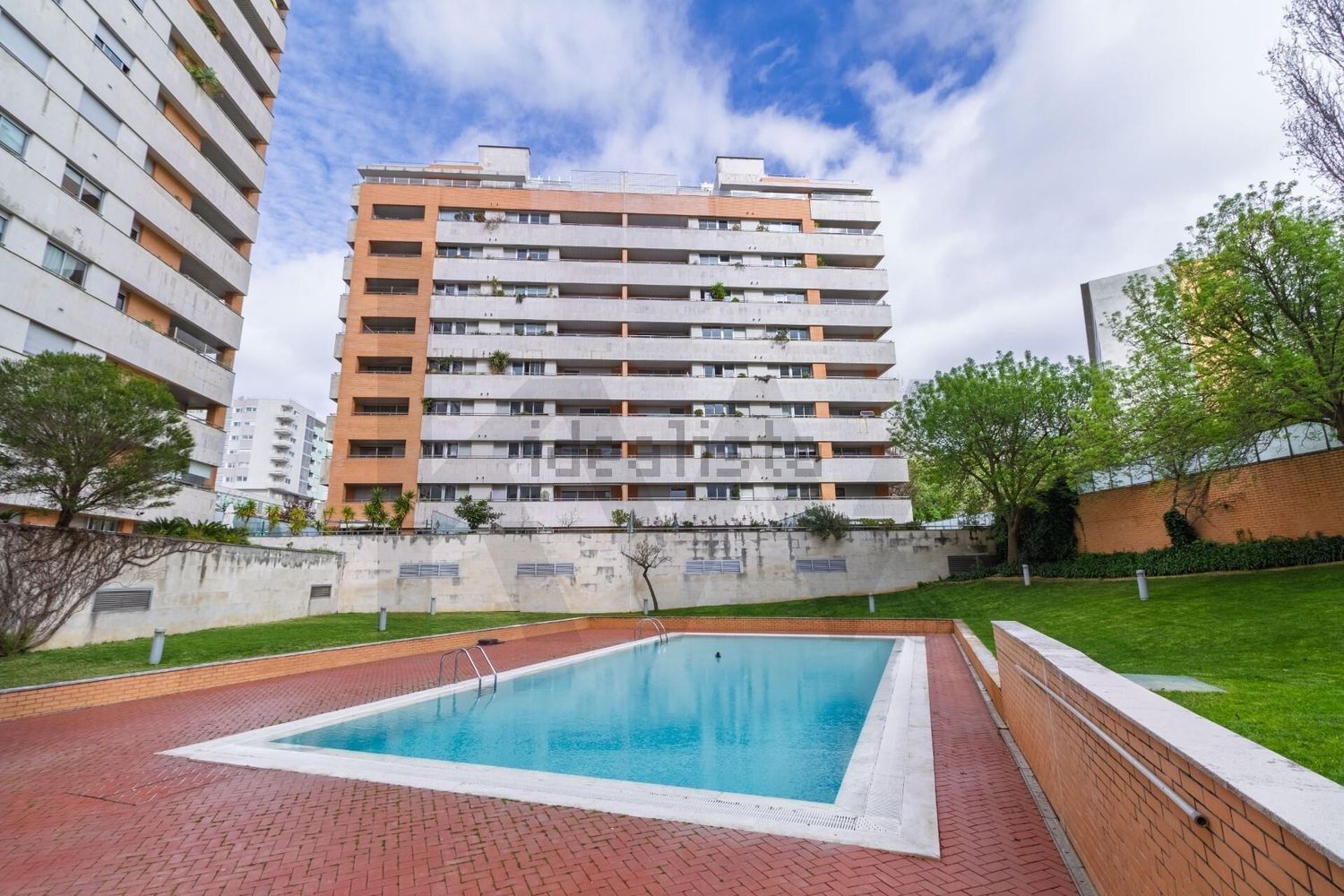 公寓 t3出售在Santa Clara - 游泳池