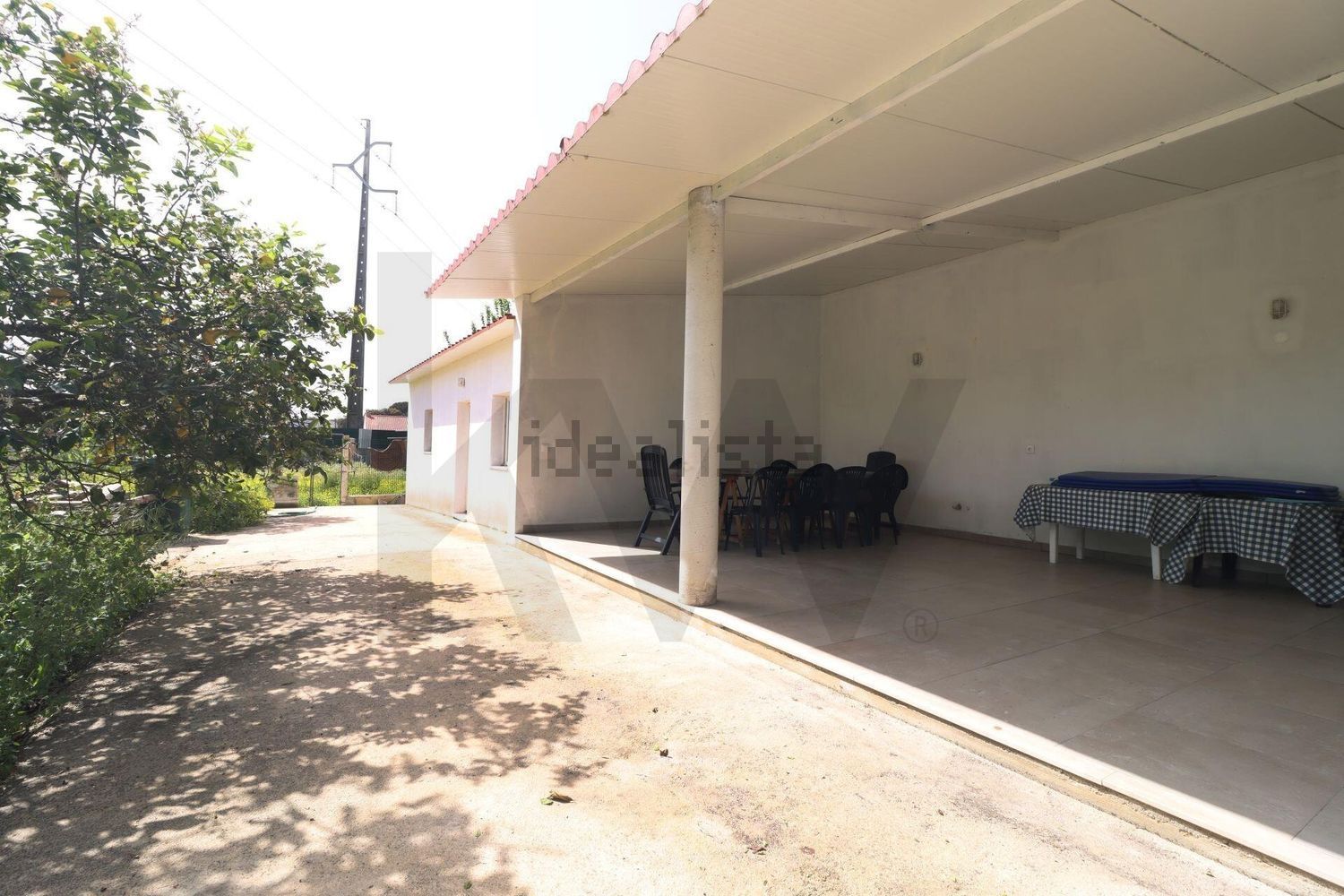 小楼房或独栋别墅出售在Rua António Aleixo - 阳台