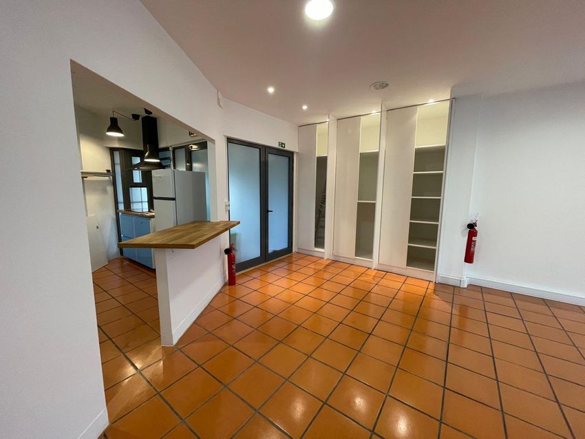 出租公寓 t2在Rua Nelson Pereira Neves, 1