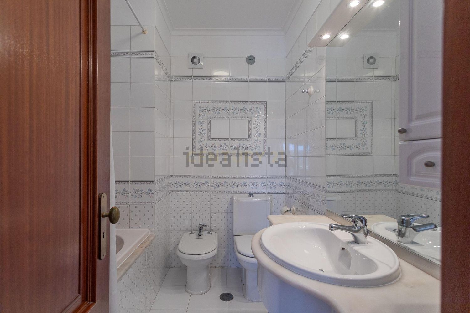 出租公寓 t3在Rua Mário Eloy, 1 - 卫生间