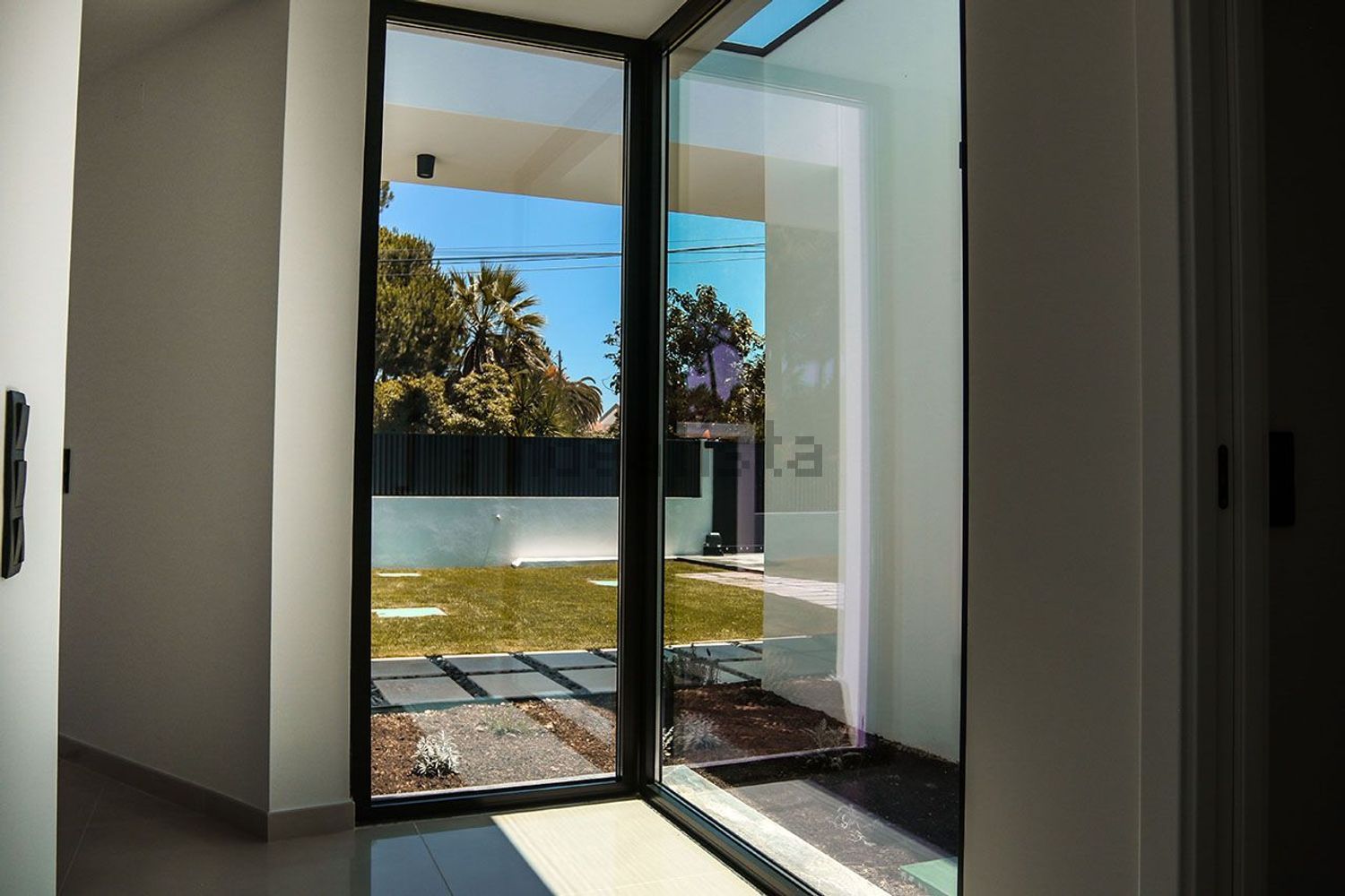 小楼房或独栋别墅出售在Avenida Pinhal do Arneiro - 阳台