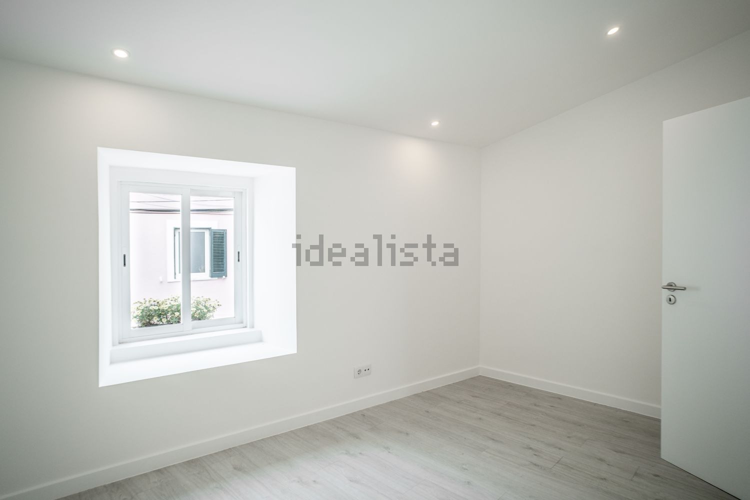 小楼房或独栋别墅出售在Rua David José Chitas, 8 - 卧室