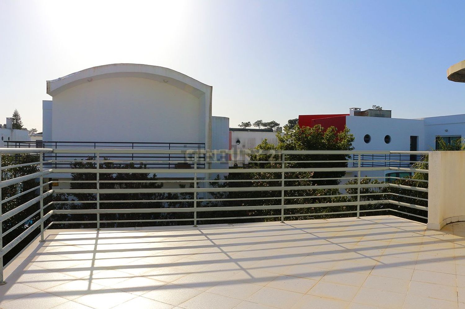 出租小楼房或独栋别墅R. Amadeu de Sousa Cardoso s/n - 阳台