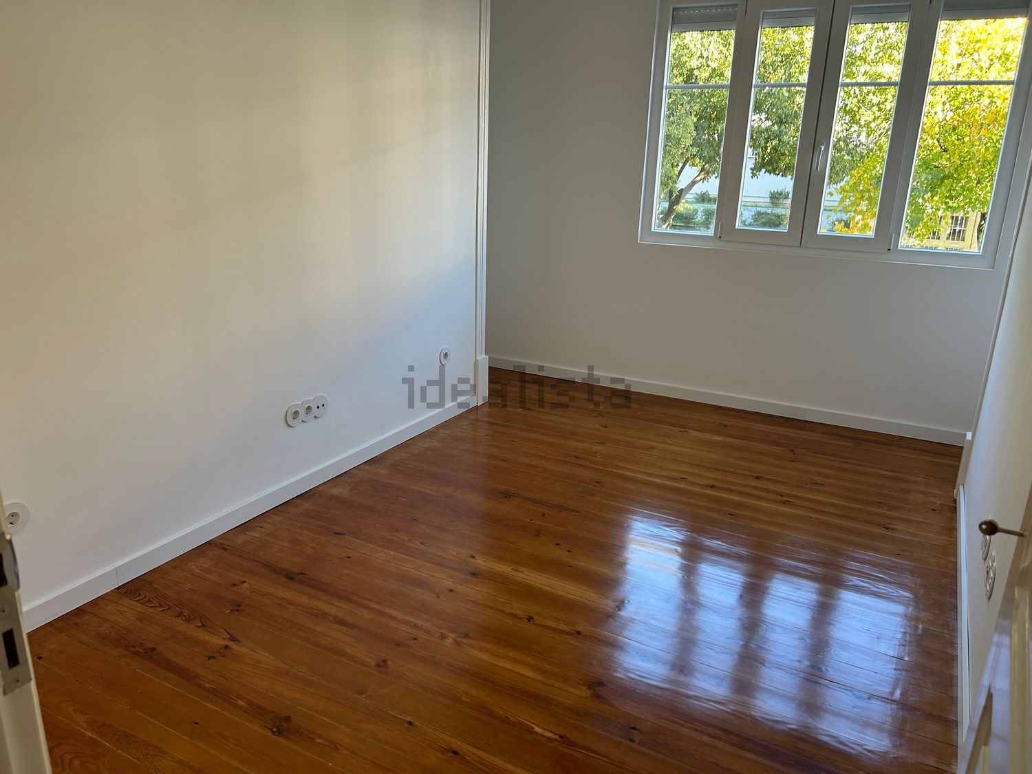 公寓 t3出售在Avenida General Roçadas, 105 - 居住