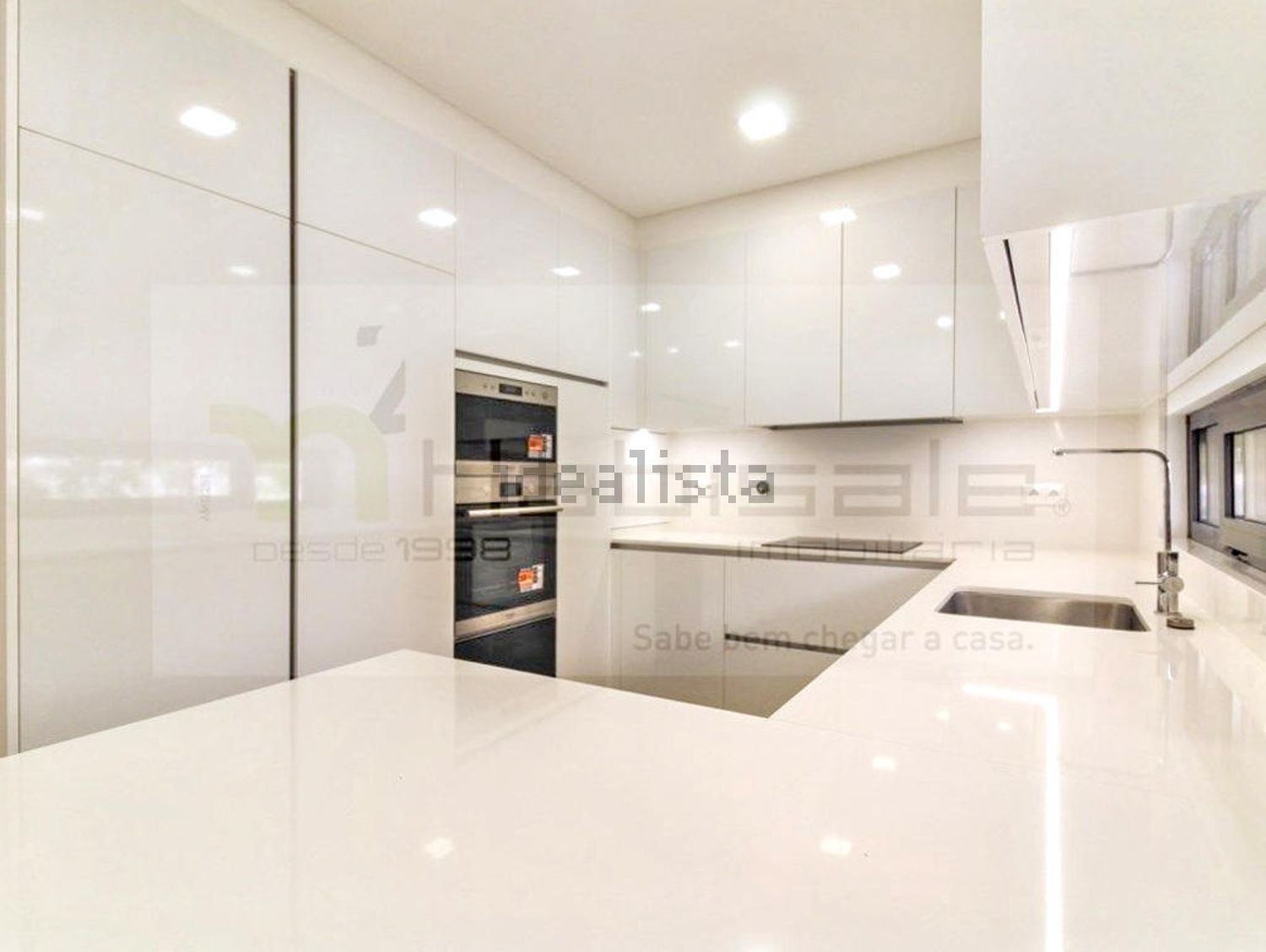 小楼房或独栋别墅出售在Rua Marechal Craveiro Lopes, 43 - 厨房