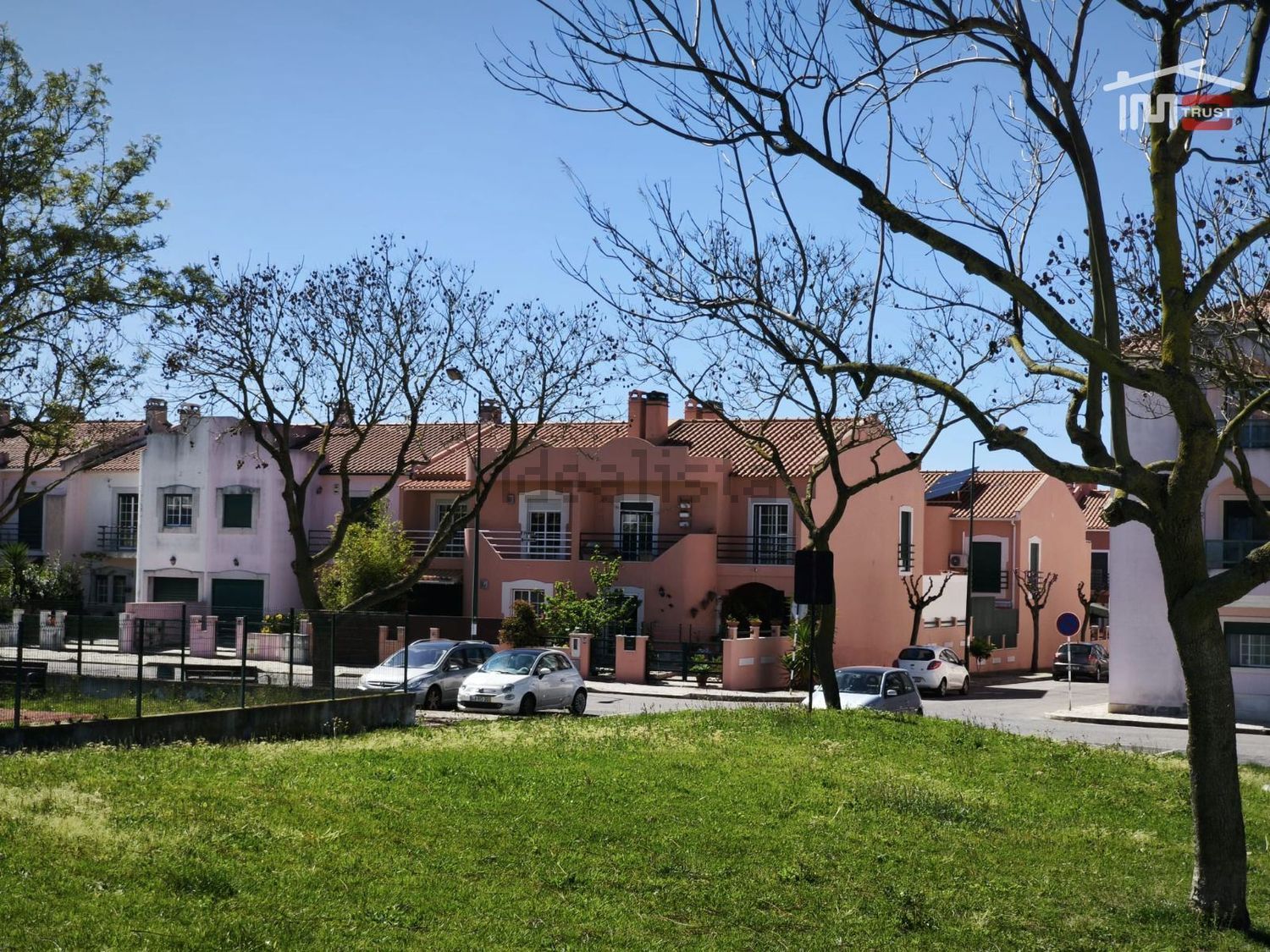 双拼别墅出售在Rua do Círio dos Olhos de Água - 外立面