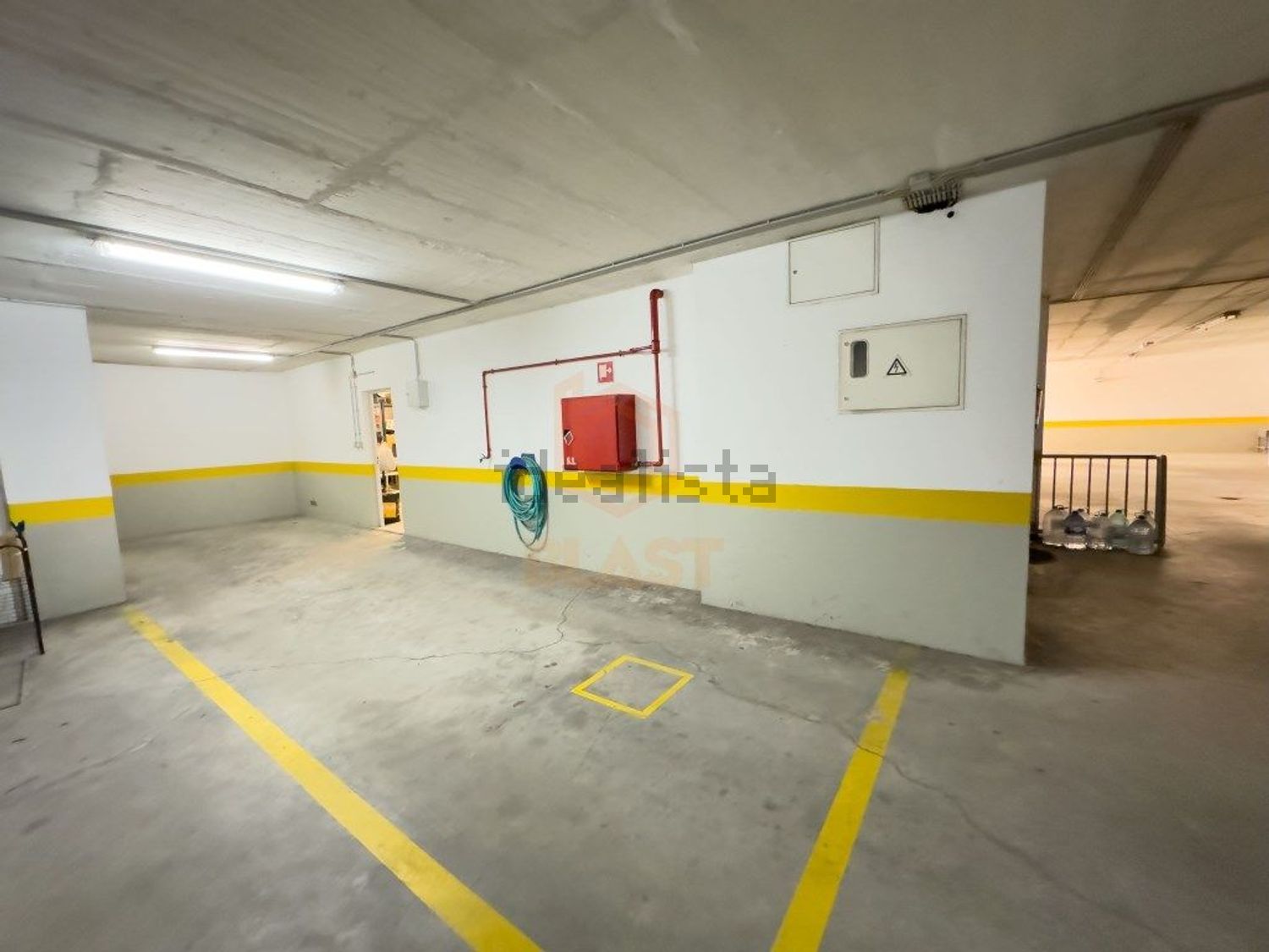 公寓 t3出售在Rua Doutor César Raúl da Costa Andrade - 停车位